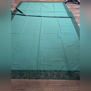 Green Tablecloth with Lace Trim. Banquet Table. 118 X 60 Inches. Polyester.